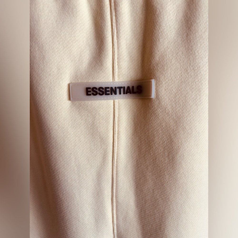 FEAR OF GOD ESSENTIALS SWEATPANTS IN GARDEN YELLOW SIZE:SMALL - Picture 3 of 6